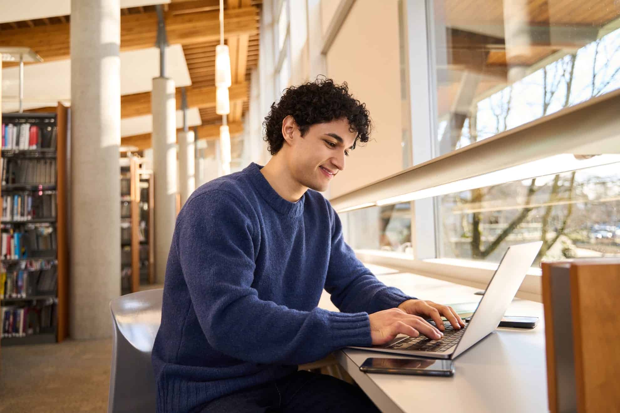 College student applying for the FASFA